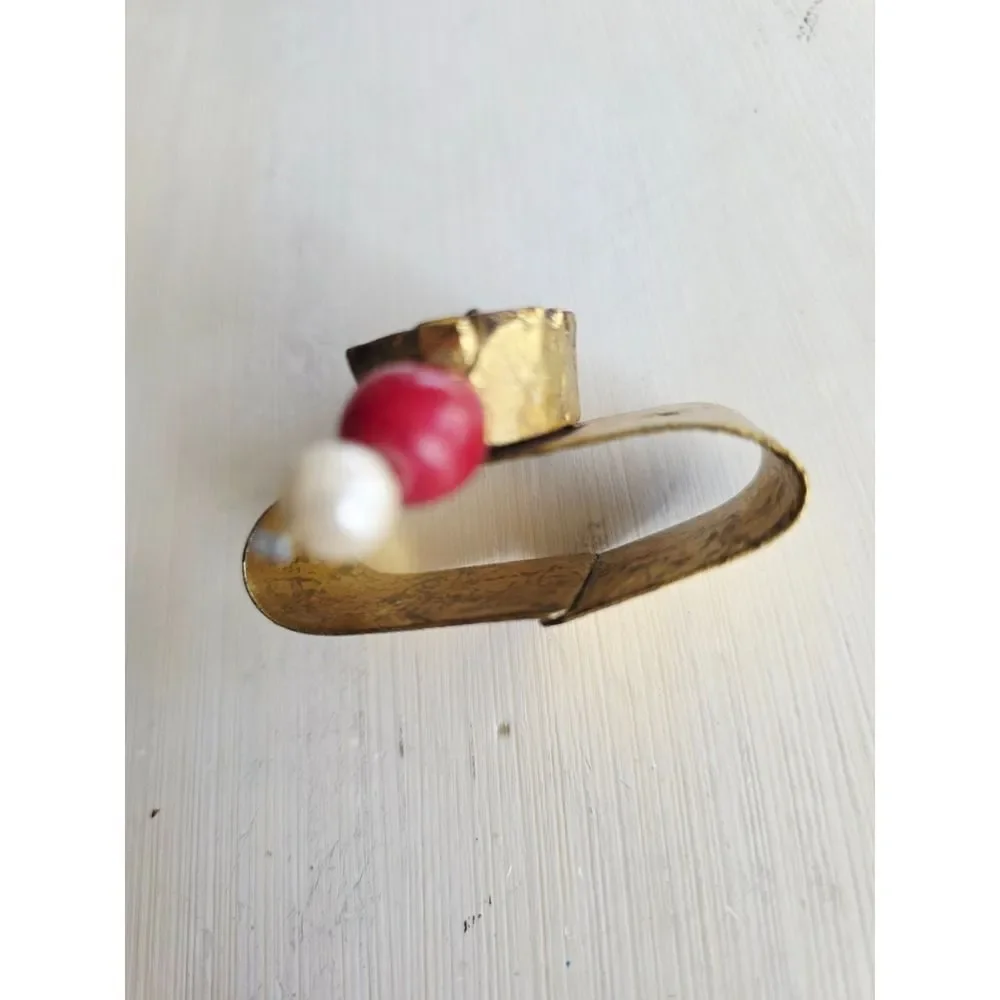 Vintage Coral & Faux Pearl Napkin Rings in Wooden Box – Set of 4